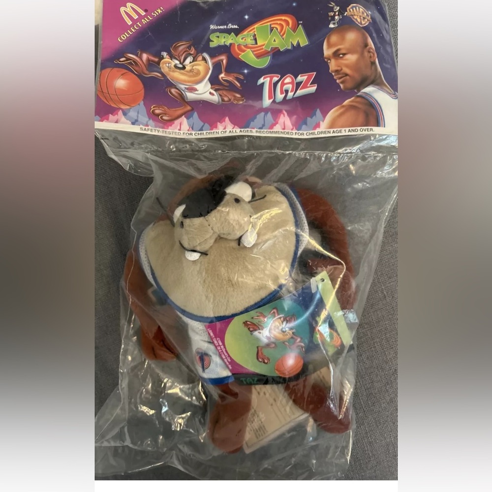 Space Jam unopened NIP plush Taz McDonalds Jordan